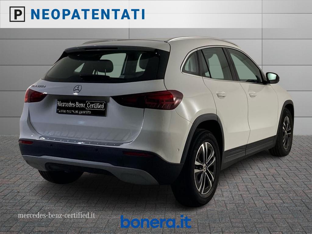 Mercedes GLA 180 180 D Advanced 8G-DCT