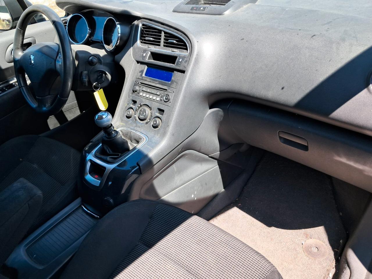 Peugeot 5008 1.6 HDi 112CV Business