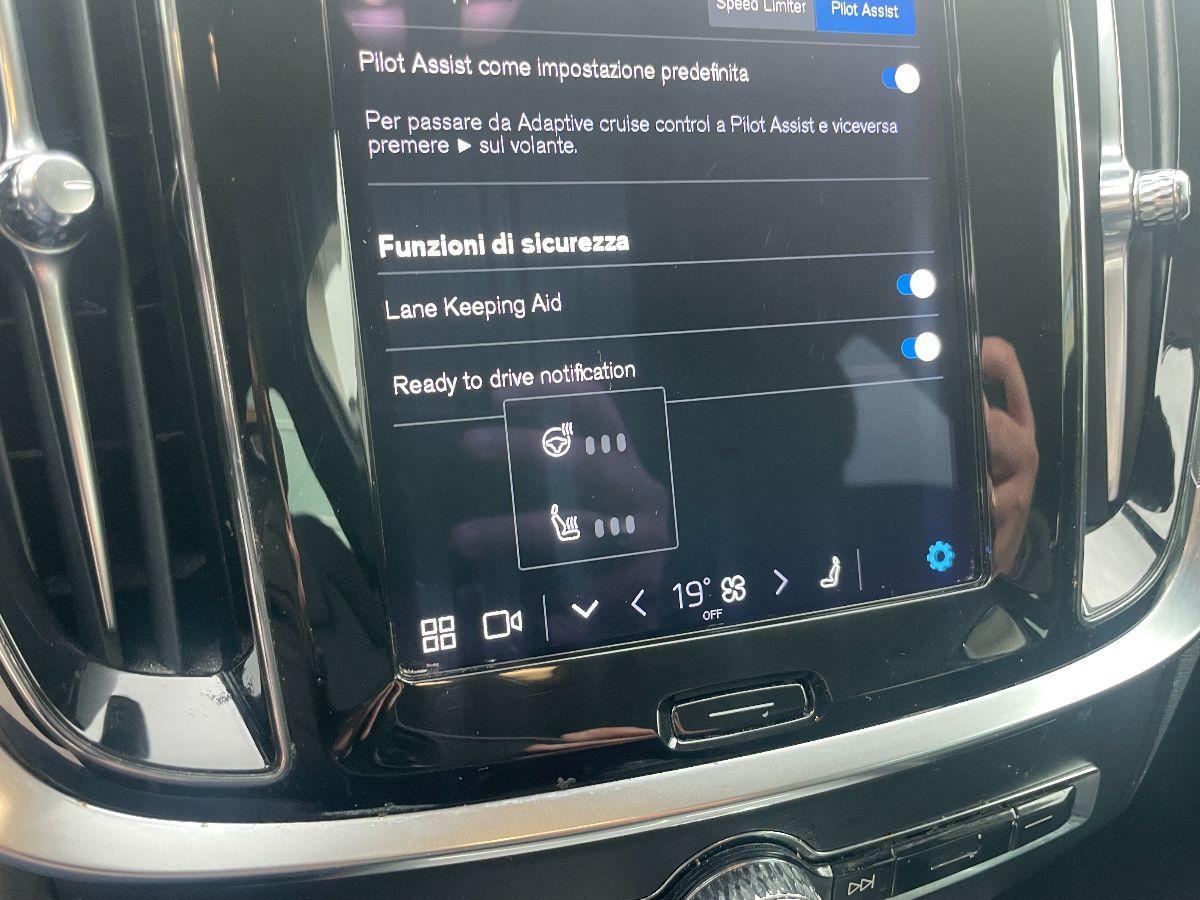 VOLVO - V60 - B3 aut. Essential