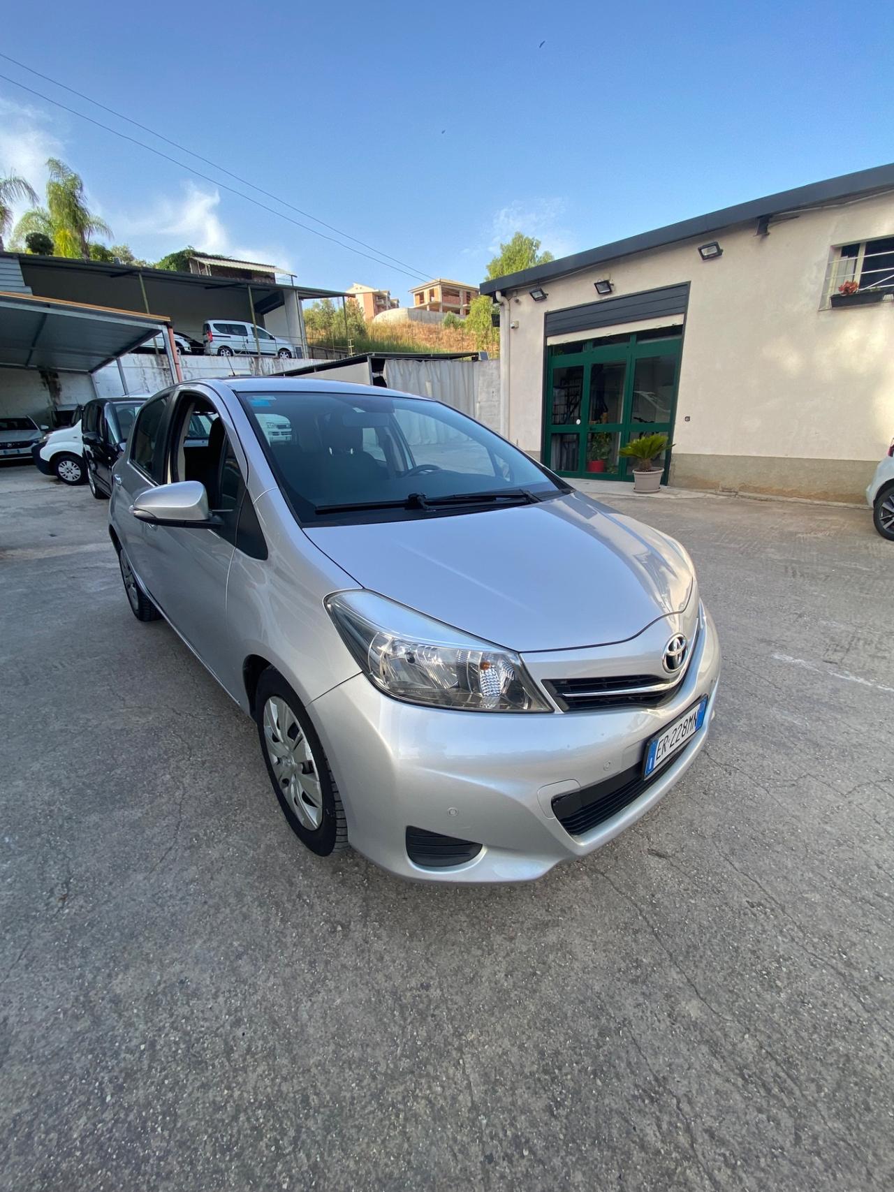 Toyota Yaris 1.4 D-4D 5 porte Lounge
