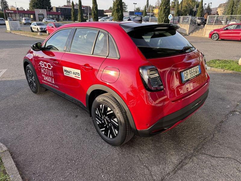 FIAT 600e Red