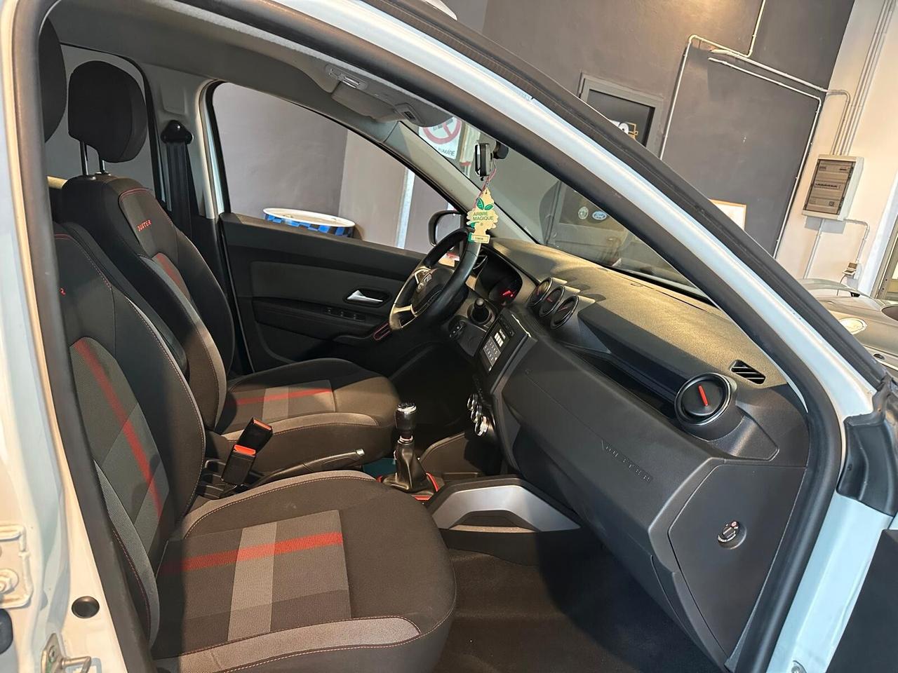 Dacia Duster 1.6 SCe GPL 4x2 Techroad