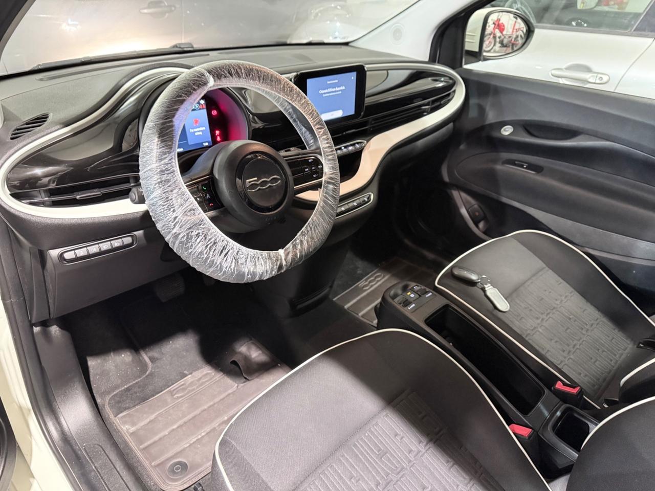 Fiat 500 500e Berlina 42 kWh