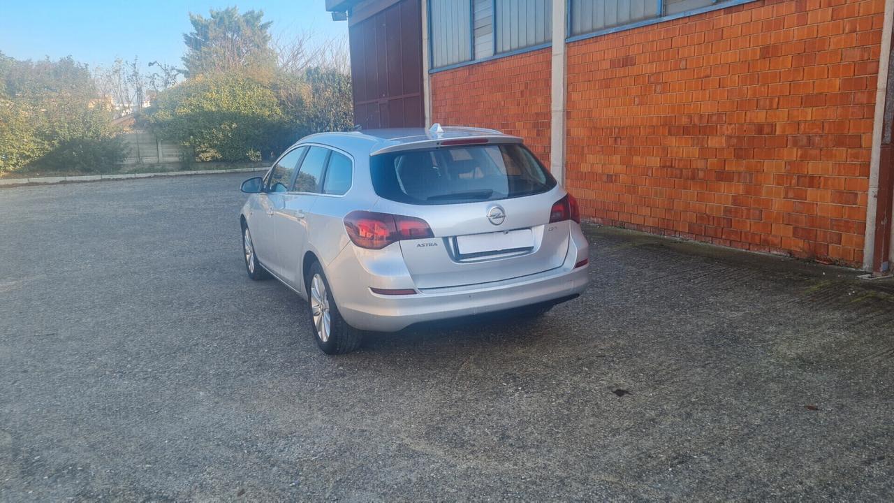 Opel Astra 1.7 CDTI 110CV Sports Tourer Cosmo