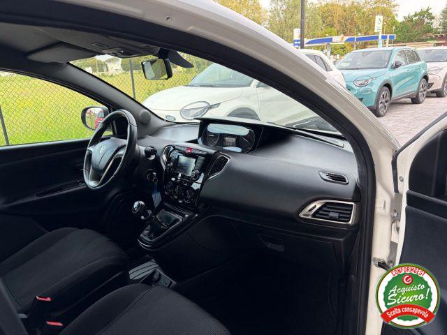 LANCIA Ypsilon Metano Ecochic Gold 5 porte ANCHE NEOPATENTATI