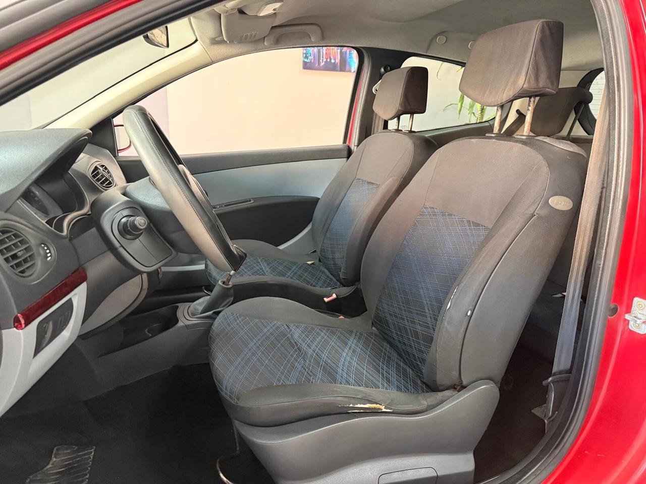 Renault Clio 1.2 16V 3 porte Confort