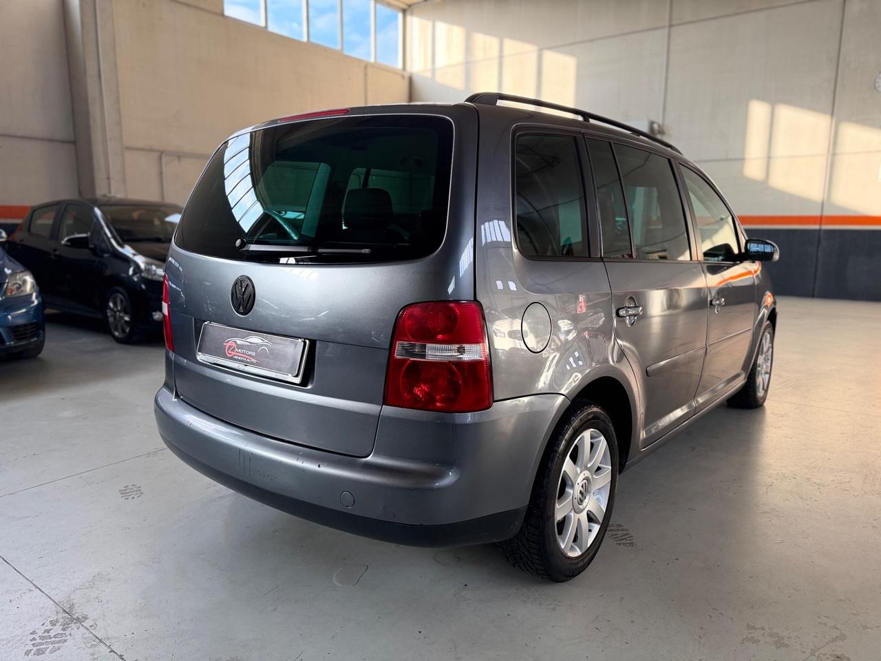 Volkswagen Touran 2.0 16V TDI Highline