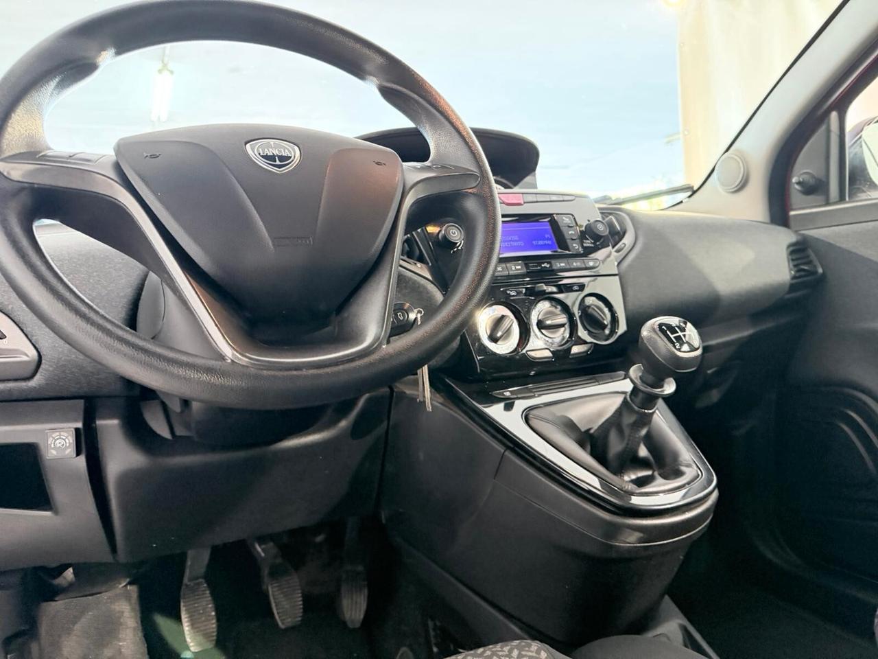 Lancia Ypsilon GPL ACCONTO 0€ RATE DA 200€ AL MESE