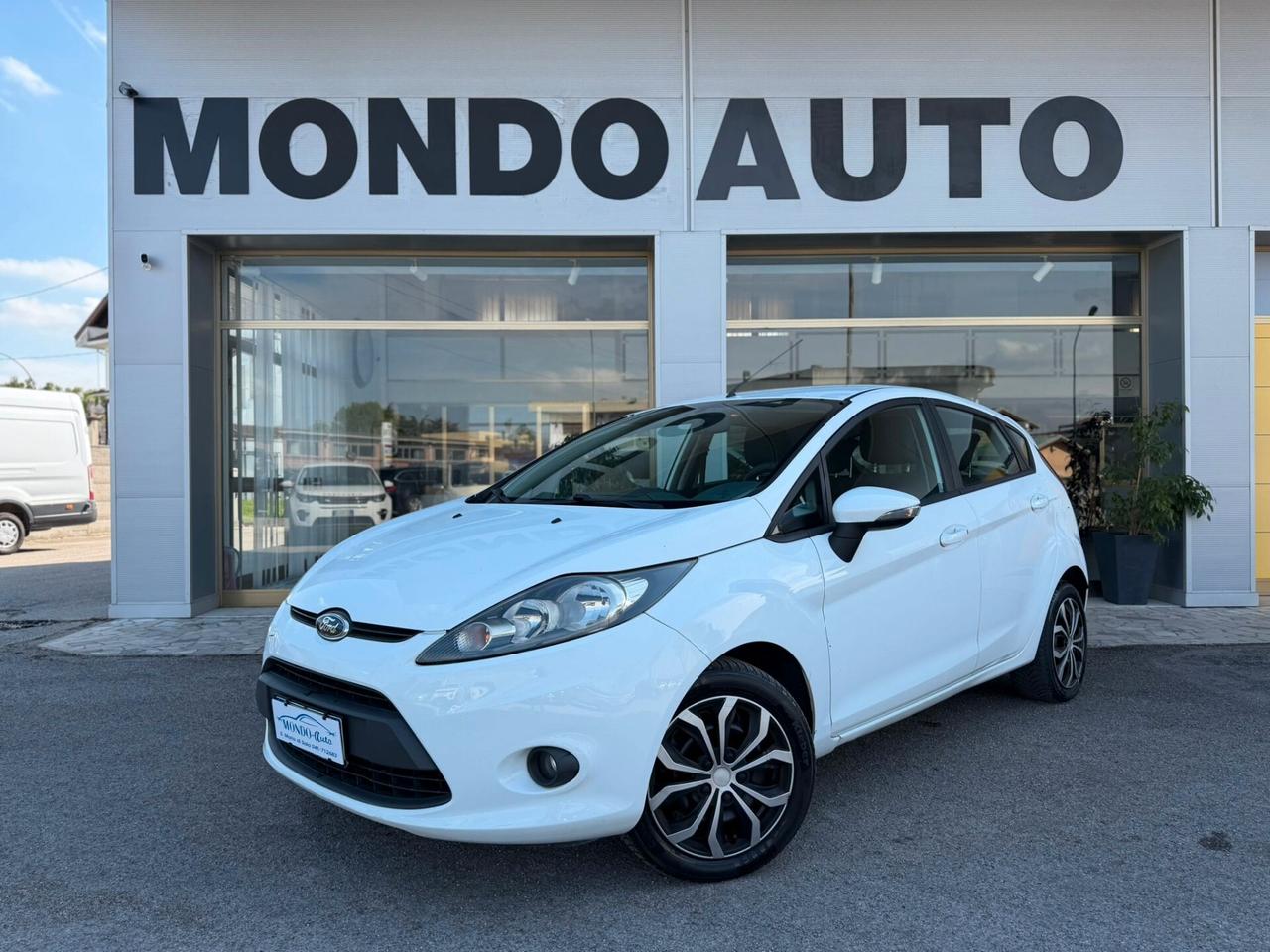 Ford Fiesta 1.2 82cv 5 porte Titanium 2011 NEOPATENTATI