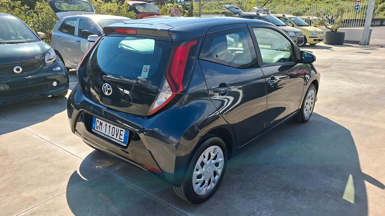 Toyota Aygo Connect 1.0 VVT-i 72 CV 5 porte 2021