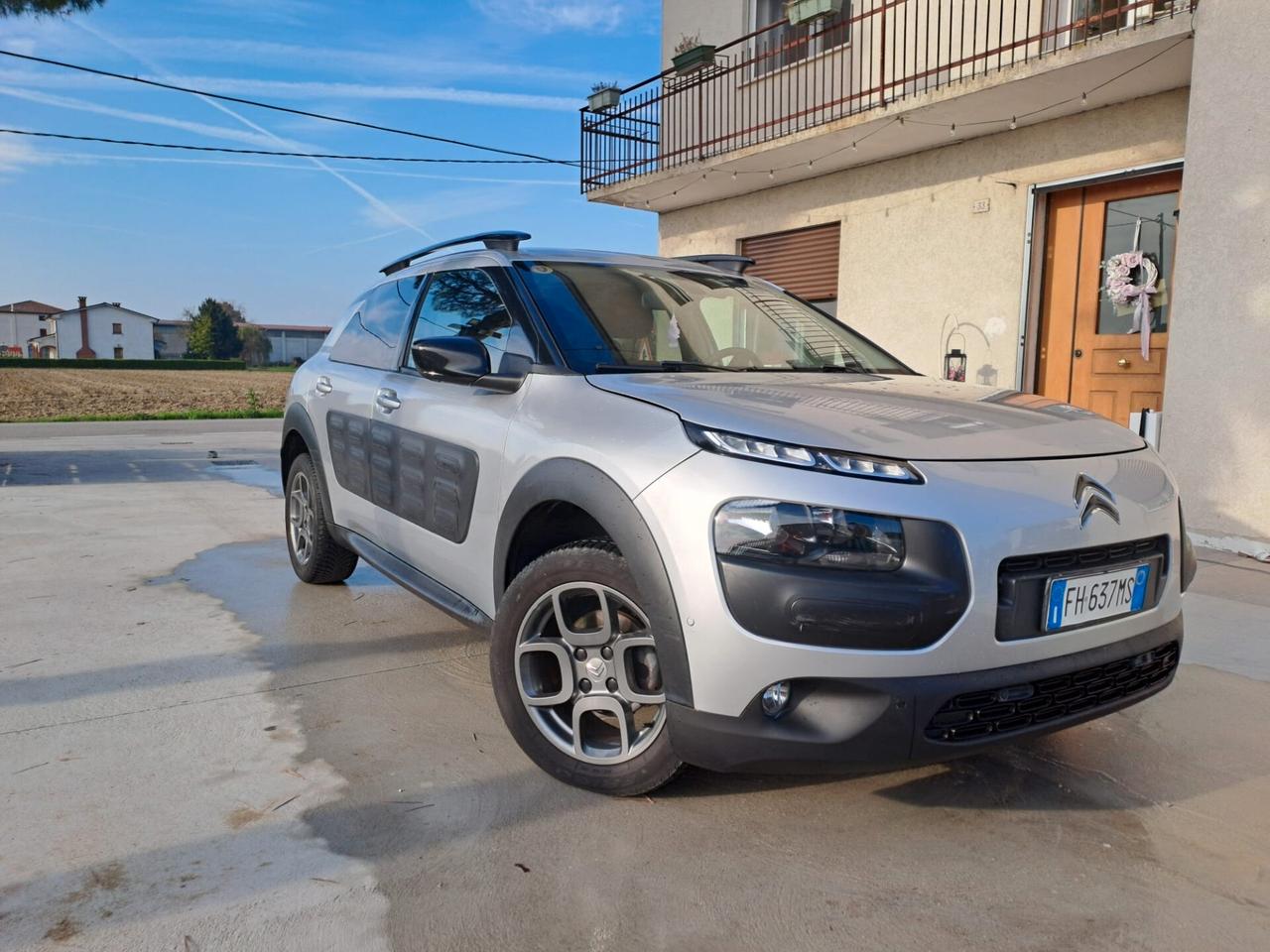 Citroen C4 Cactus BlueHDi 100 Shine