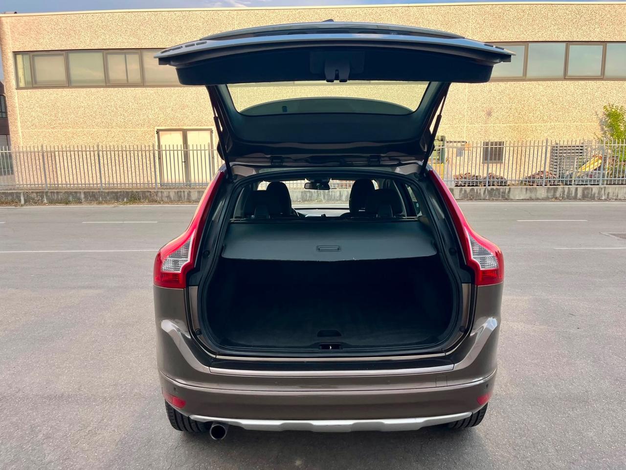 Volvo XC60 2.0d 2014 147.000km autocarro N1 perfetta