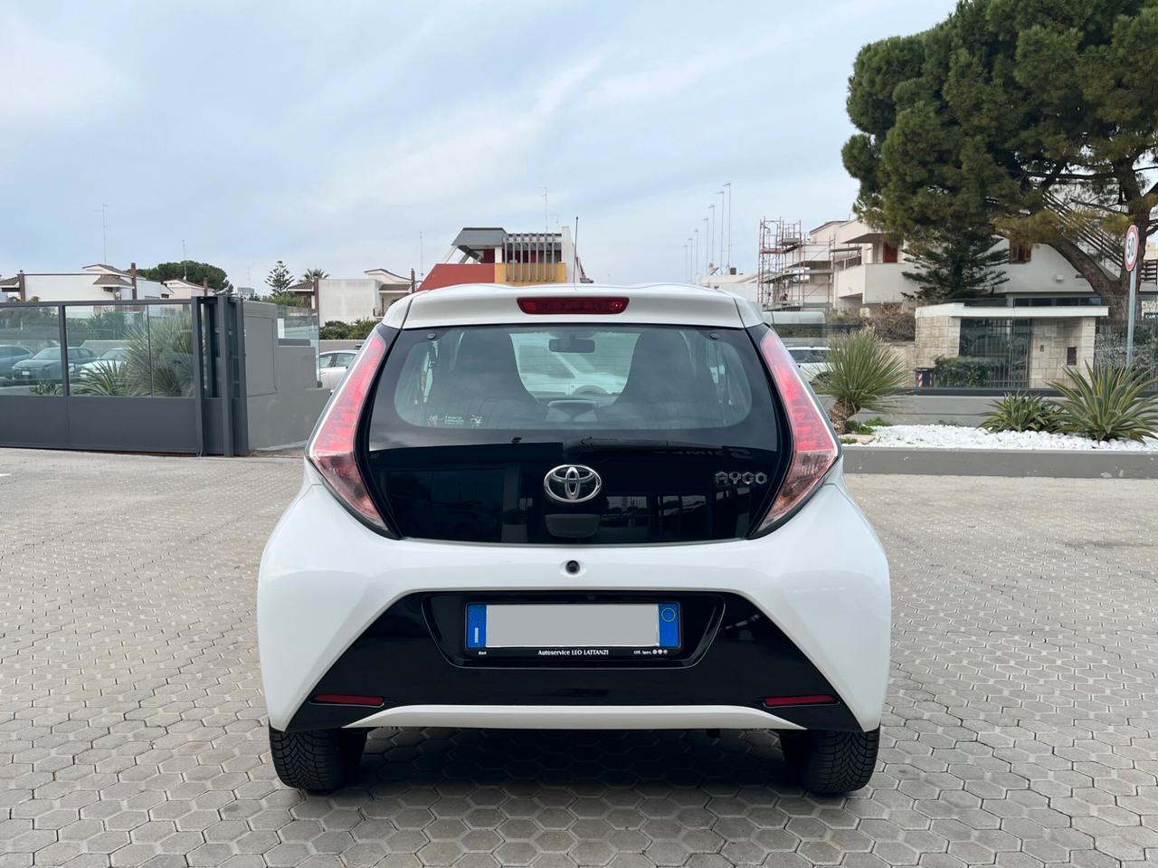 Toyota Aygo 1.0 VVT-i 69 CV 5 porte x-play