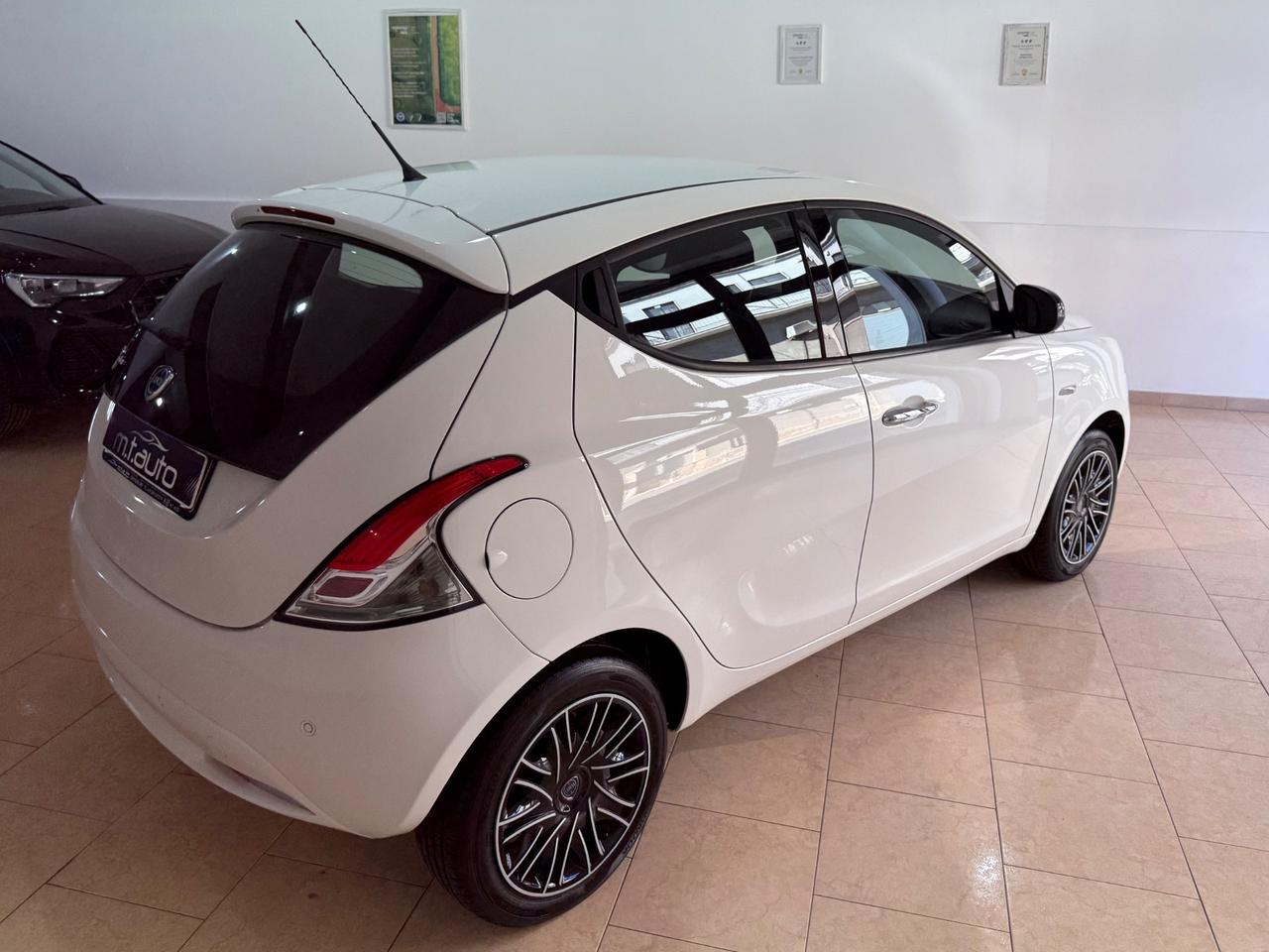 Lancia Ypsilon 1.2 69 CV 5 porte Gold