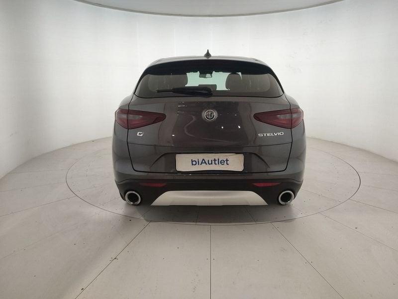 Alfa Romeo Stelvio 2.2 t Executive Q4 210cv auto my19