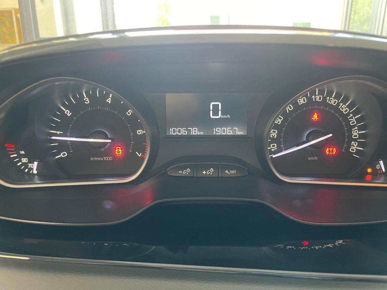 Peugeot 208 PureTech 82 5 porte Allure