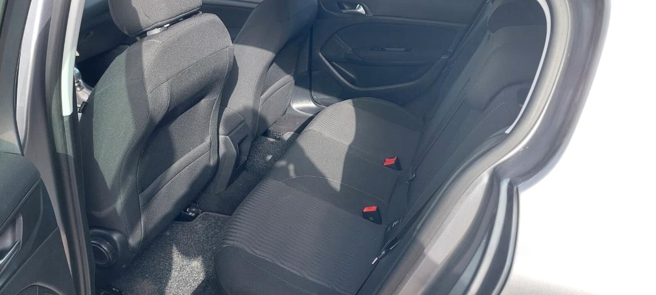 Peugeot 308 BlueHDi 120 S&S Business