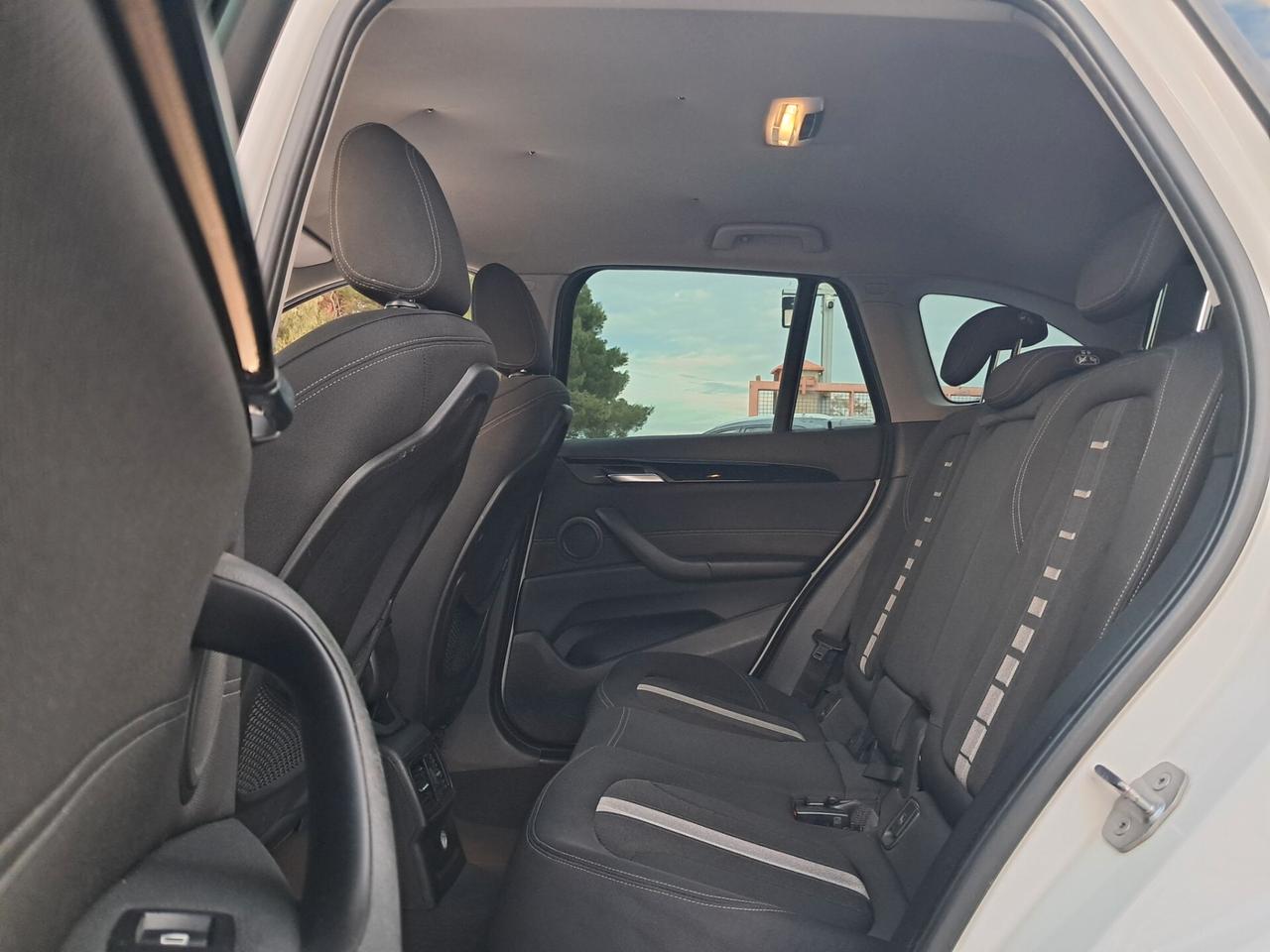 Bmw X1-18d- Sport *NAVY*LED*CRUISE