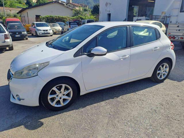 PEUGEOT 208 1.4 8V HDi 68CV 5p. Allure