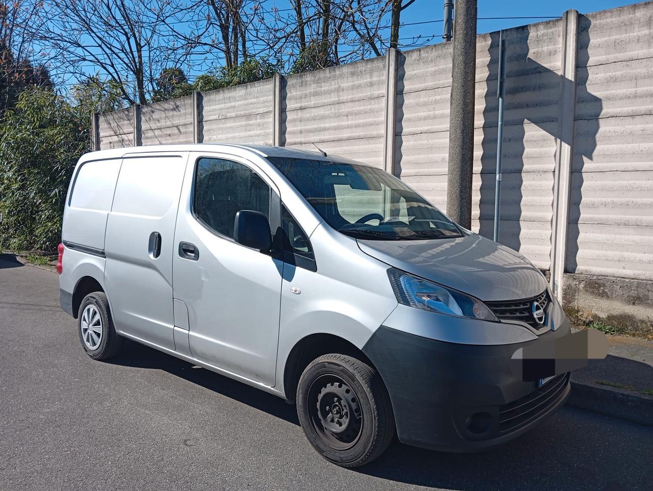Nissan nv200 1.5 d autocarro valuto permute