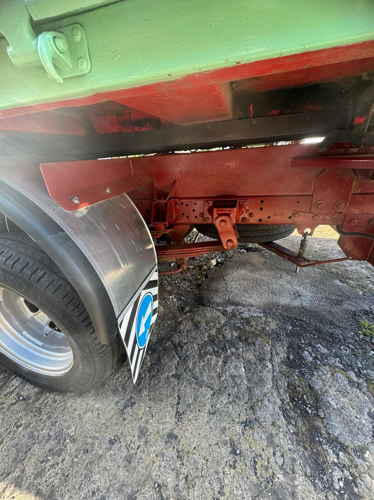 IVECO DAILY 35C13 RIBALTABILE TRI LATERALE MOTORE 2.8 TURBO