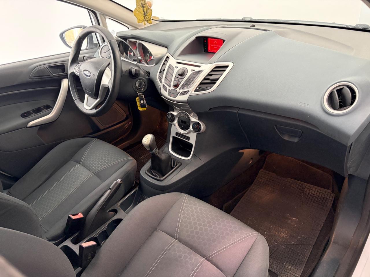 Ford Fiesta 1.4 TDCi 68CV 5 porte Titanium Perfetta !