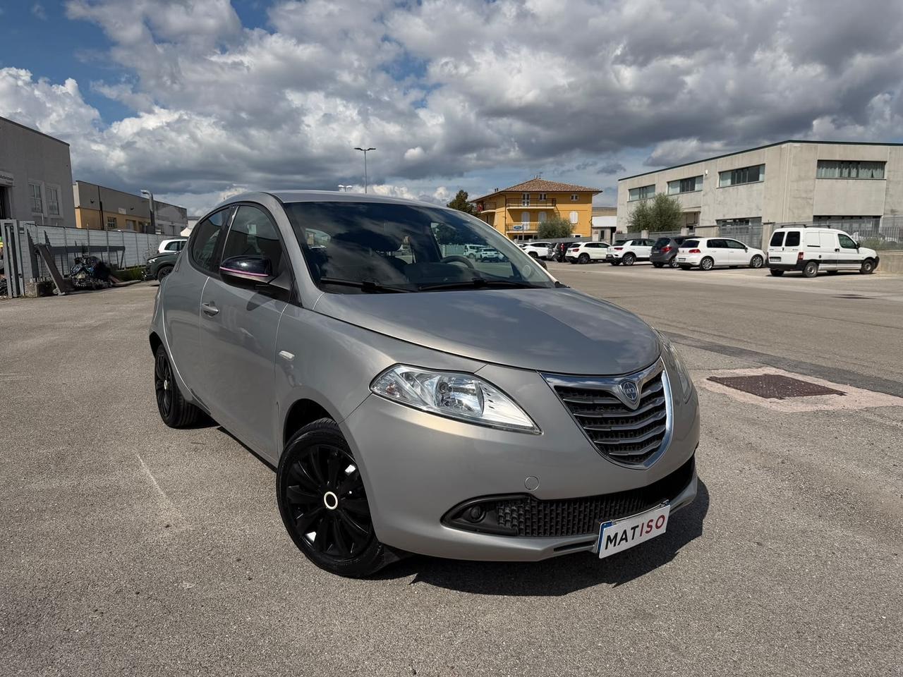 Lancia Ypsilon 100000 KM GARANZIA 12 MESI