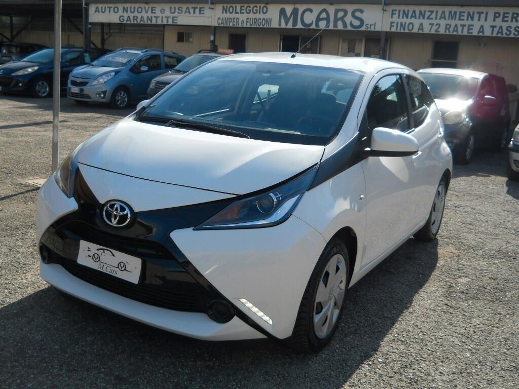 Toyota Aygo 1.0 VVT-i 69 CV 5 porte x-play MMT AUTOMATICA