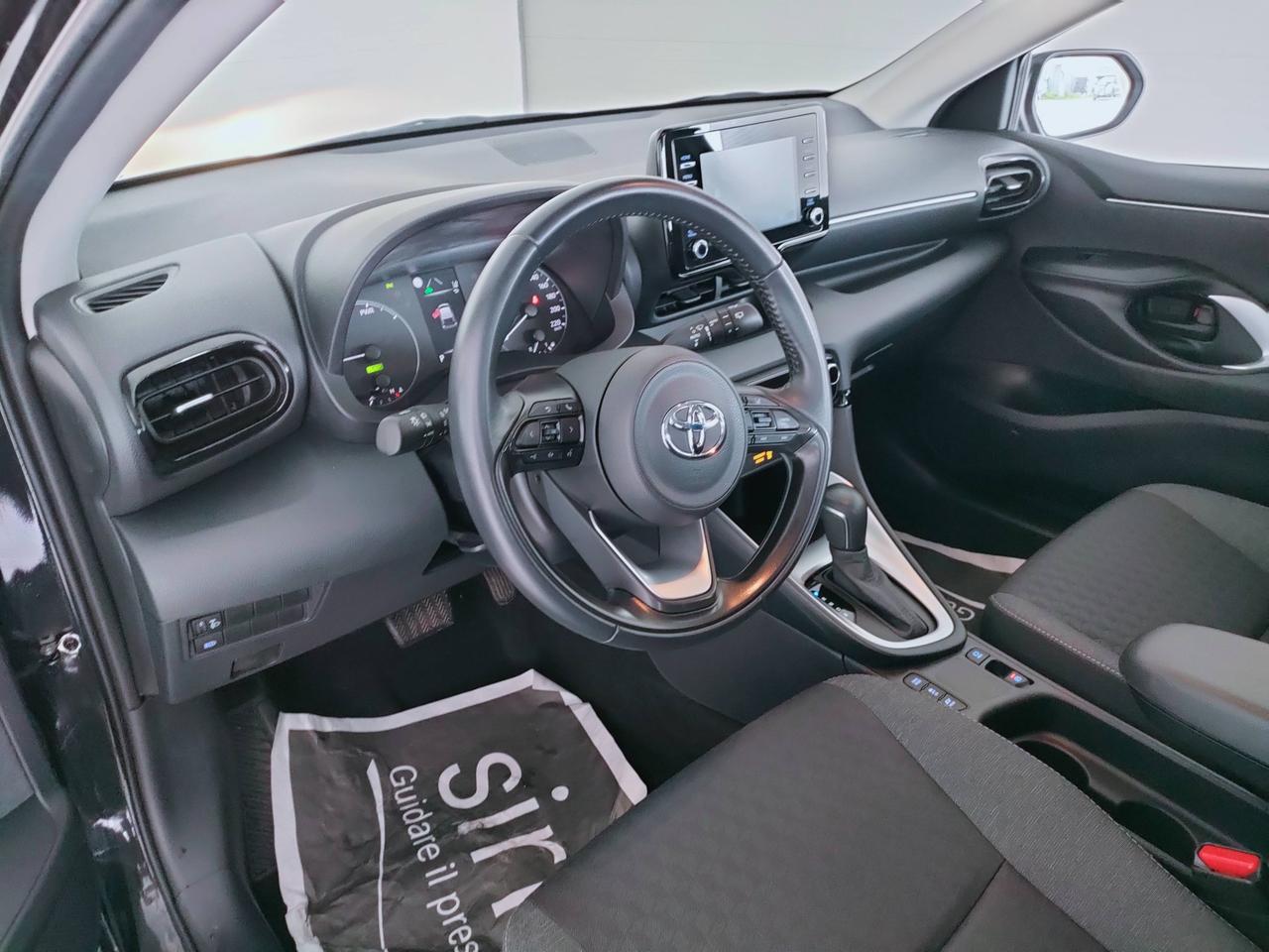 TOYOTA Yaris IV 2020 - Yaris 1.5h Active