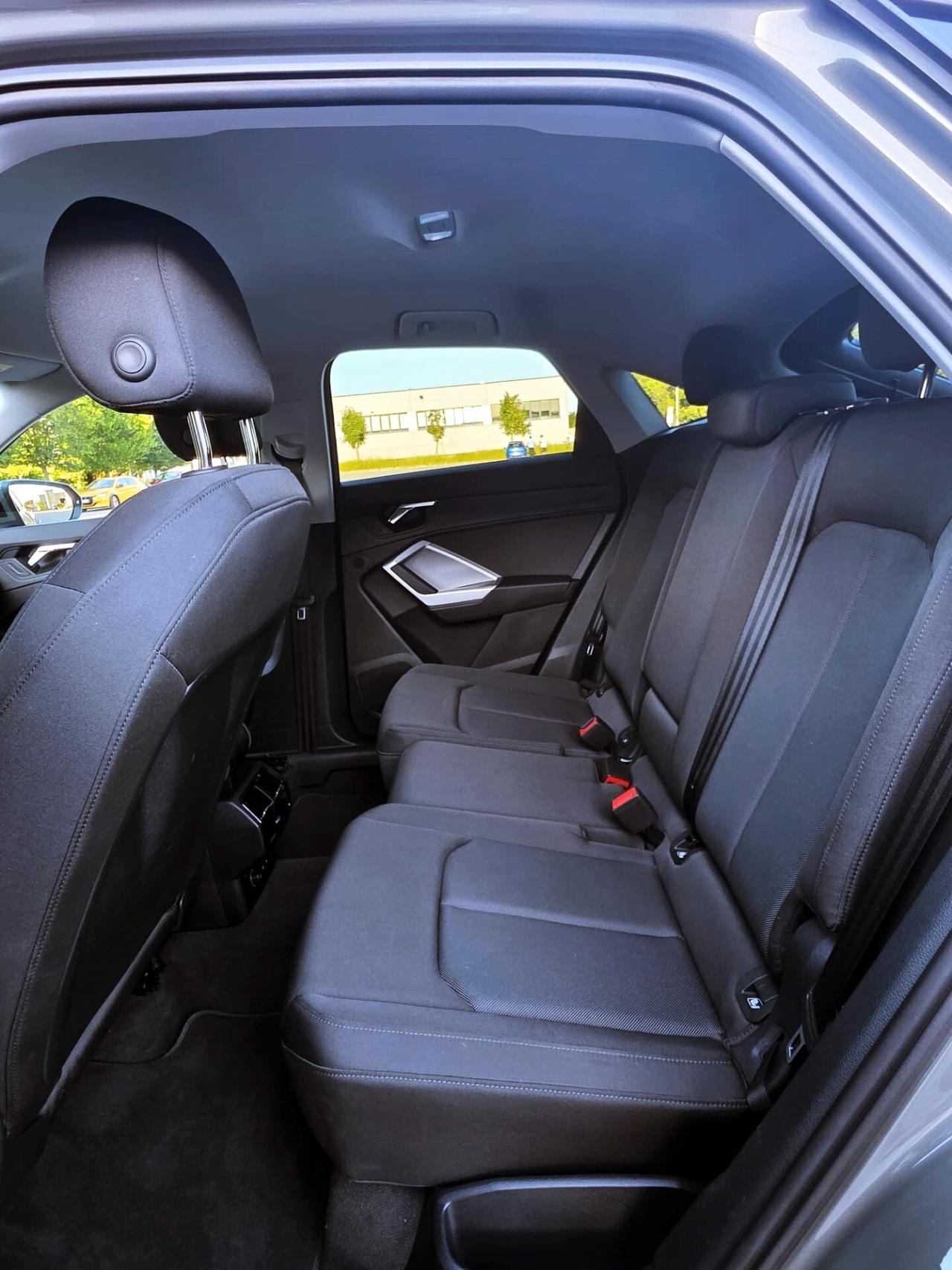 Audi Q3 35 TDI S tronic Business 2023