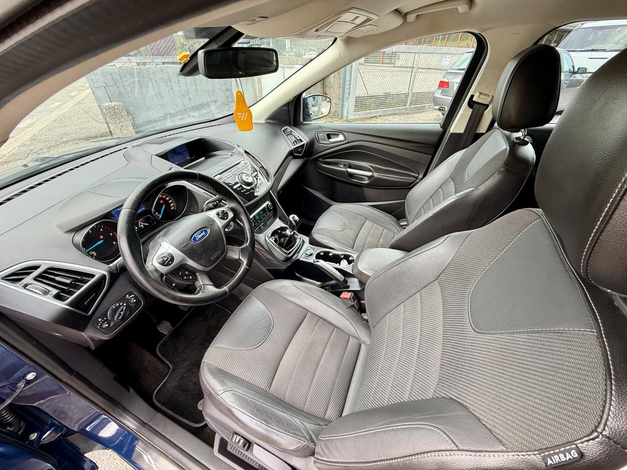 Ford Kuga 2.0 TDCI 140 CV 4WD Titanium