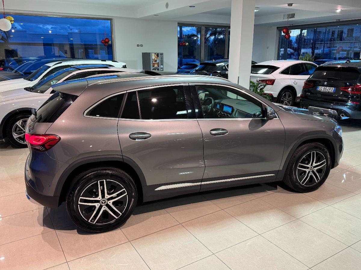 MERCEDES Classe GLA 200 d Automatic 4Matic Premium Tetto