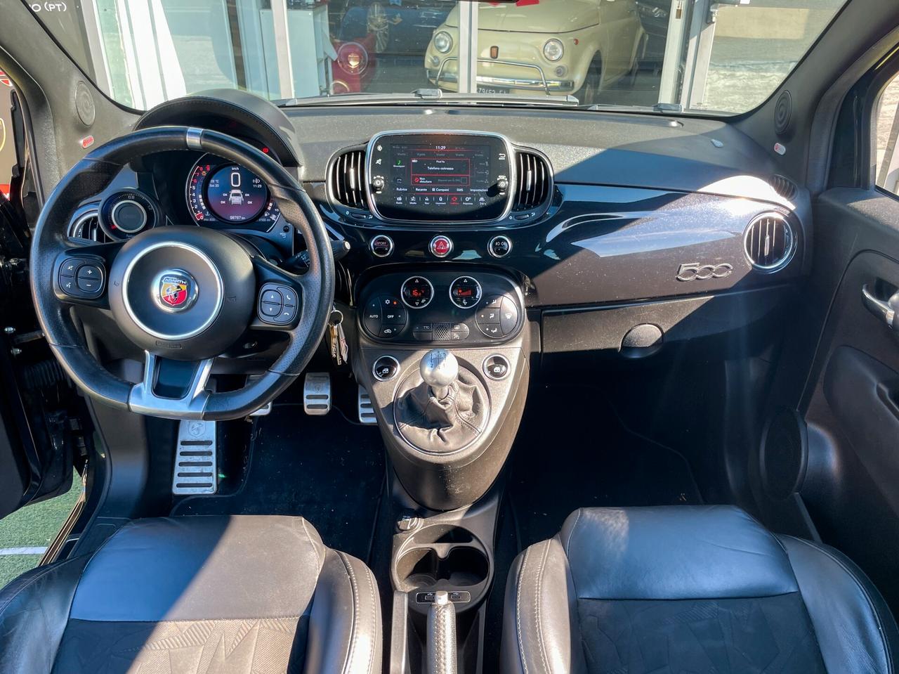 Abarth 595 1.4 Turbo T-Jet 165 CV Scorpioneoro