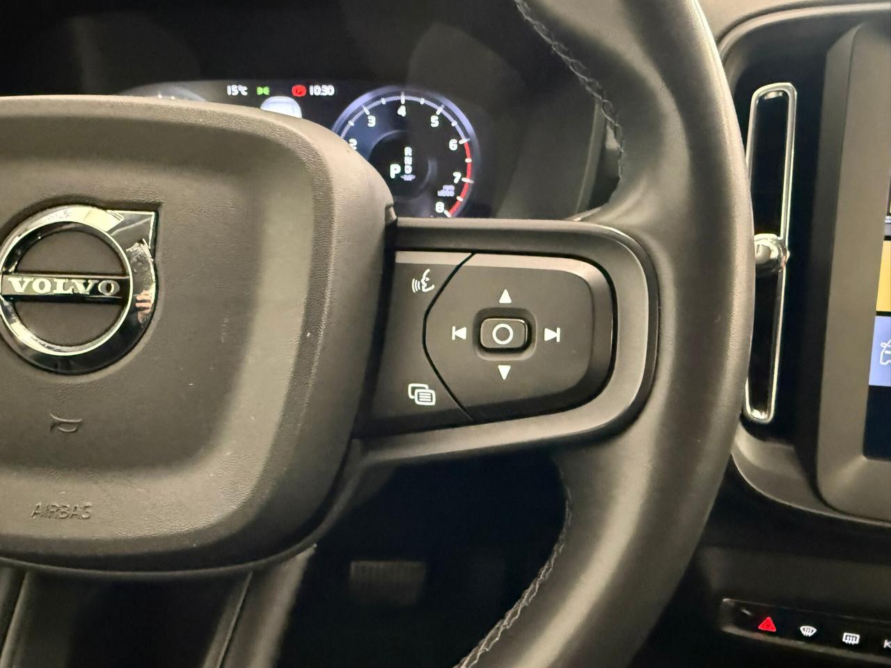 Volvo XC40 T2 automatico Essential