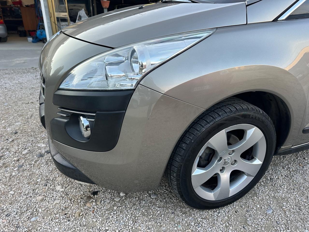 Peugeot 3008 1.6 HDi 110CV cambio robotizzato