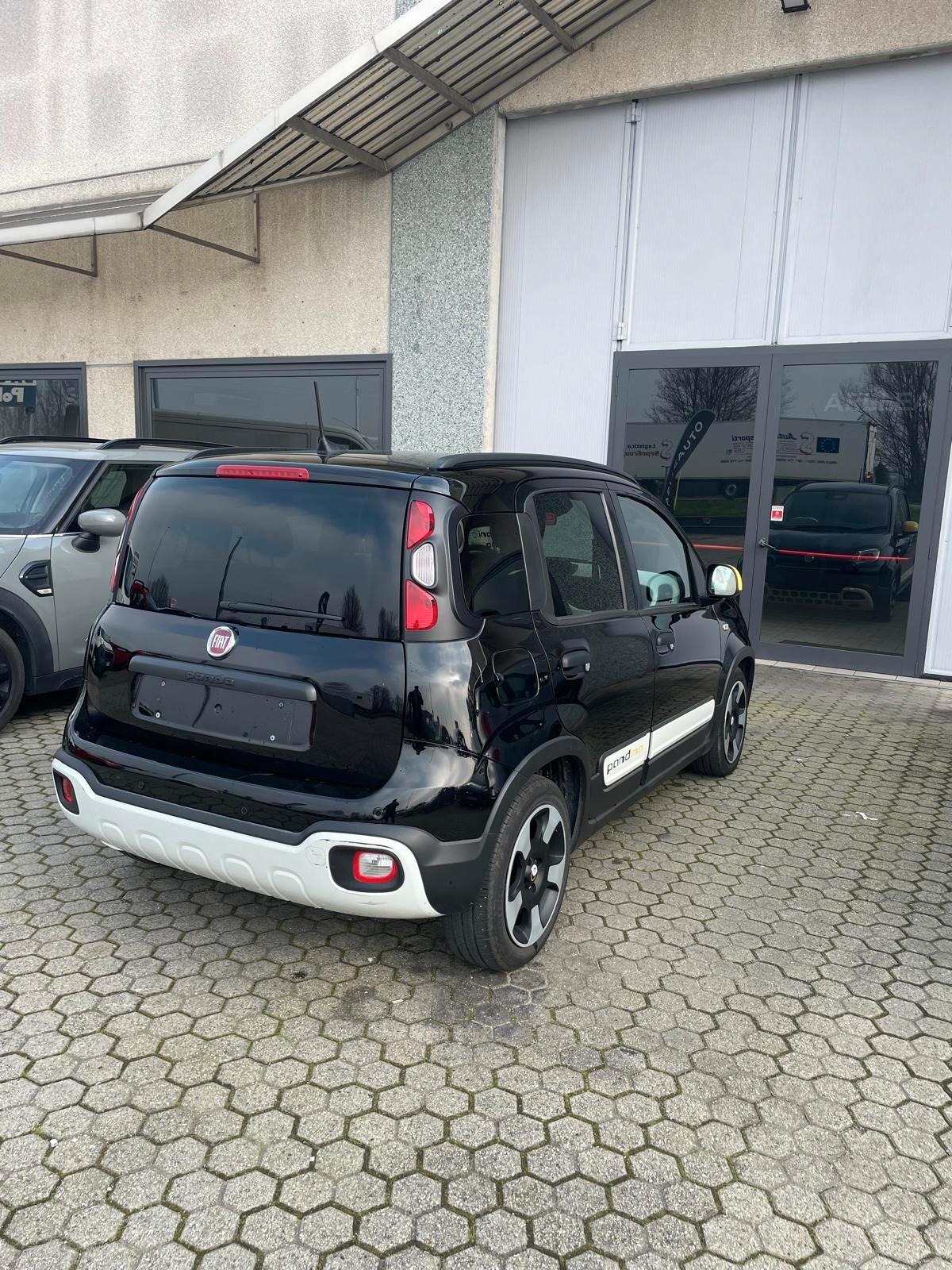 Fiat Panda Pandina 1.0 Hybrid