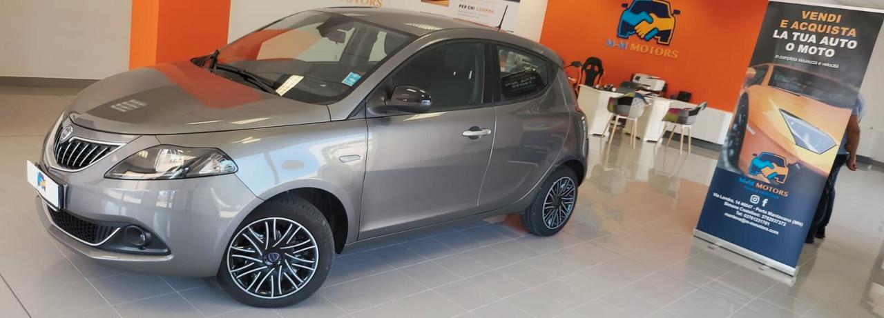 Lancia Ypsilon 1.0 FireFly 5 porte S&S Hybrid Silver Plus