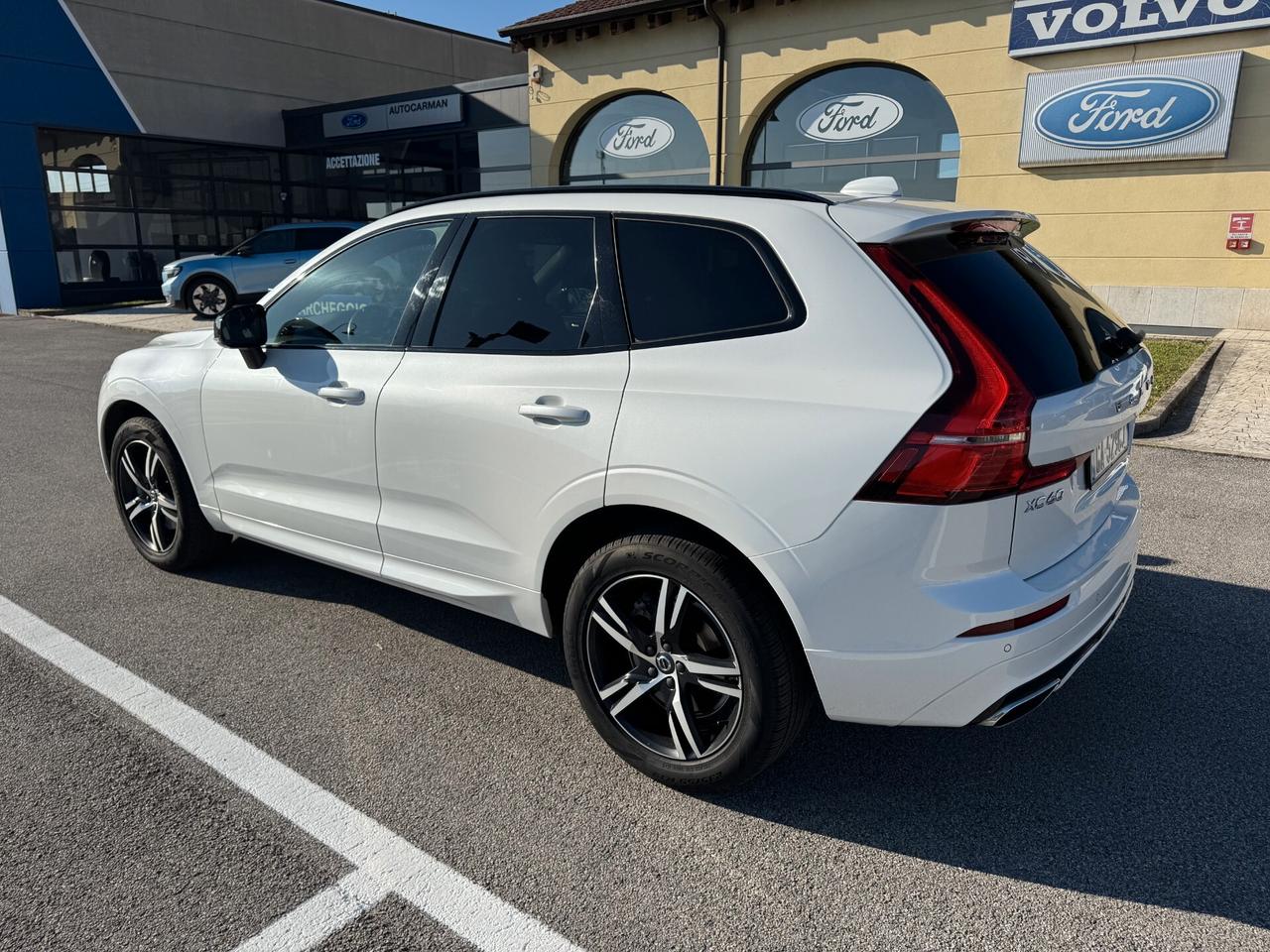 Volvo XC60 B4 (Diesel/Hybrid) AWD R-design