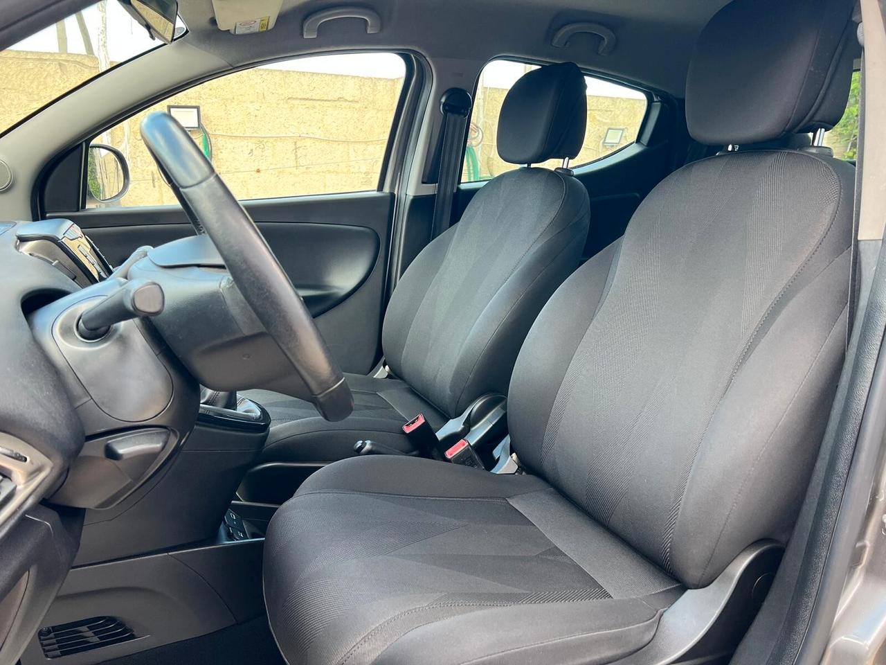 Lancia Ypsilon 1.2 69 CV 5 porte Gold