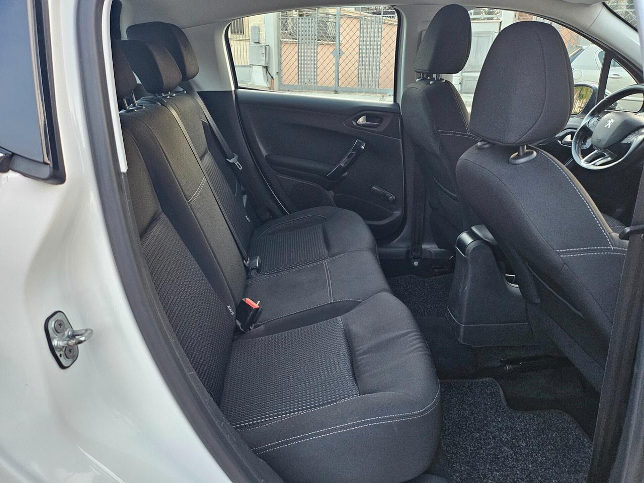 Peugeot 208 1.6 BlueHDi 100 CV Allure