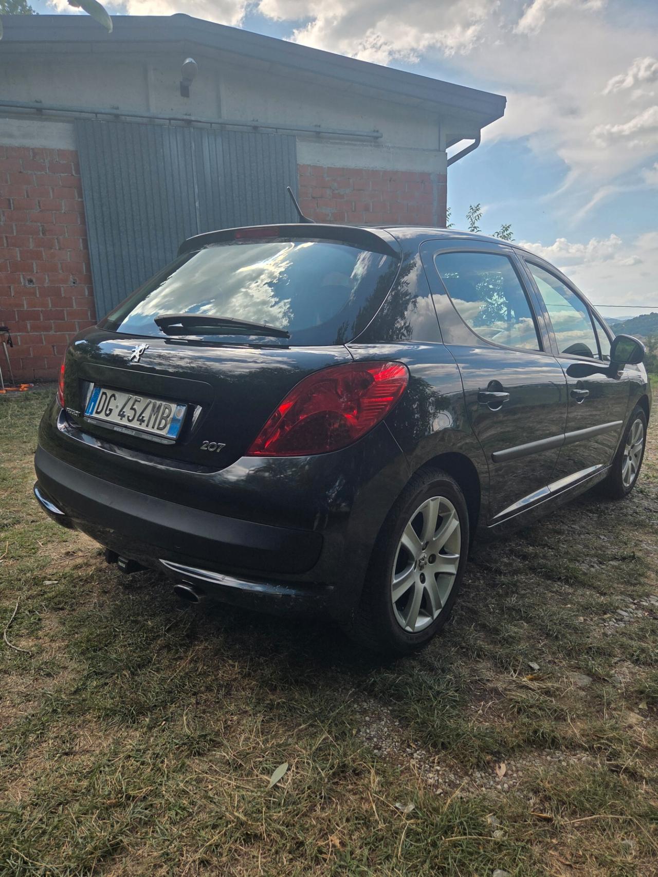 Peugeot 207 1.6 HDi 90CV 5 porte