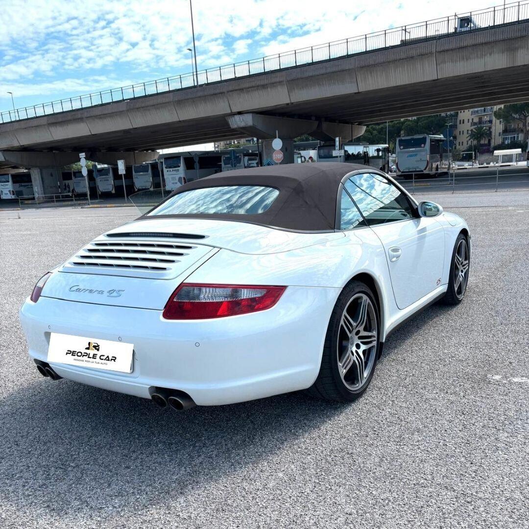 Porsche 911 Carrera 4S Cabriolet - 355CV