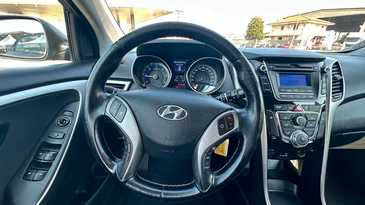 Hyundai i30 1.6 110 CV