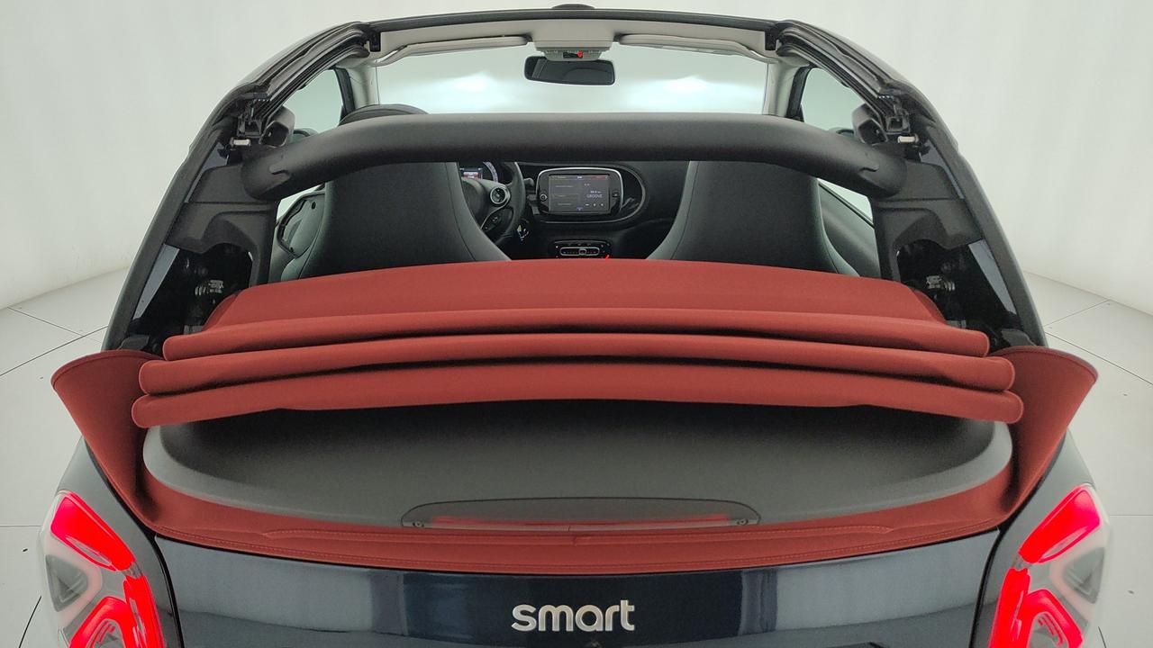 SMART Fortwo Cabrio eq suitered 4,6kW