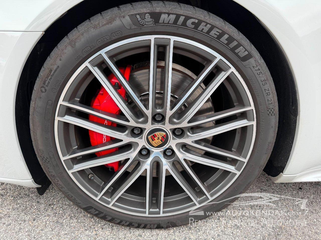 Porsche Panamera 4.0 GTS auto