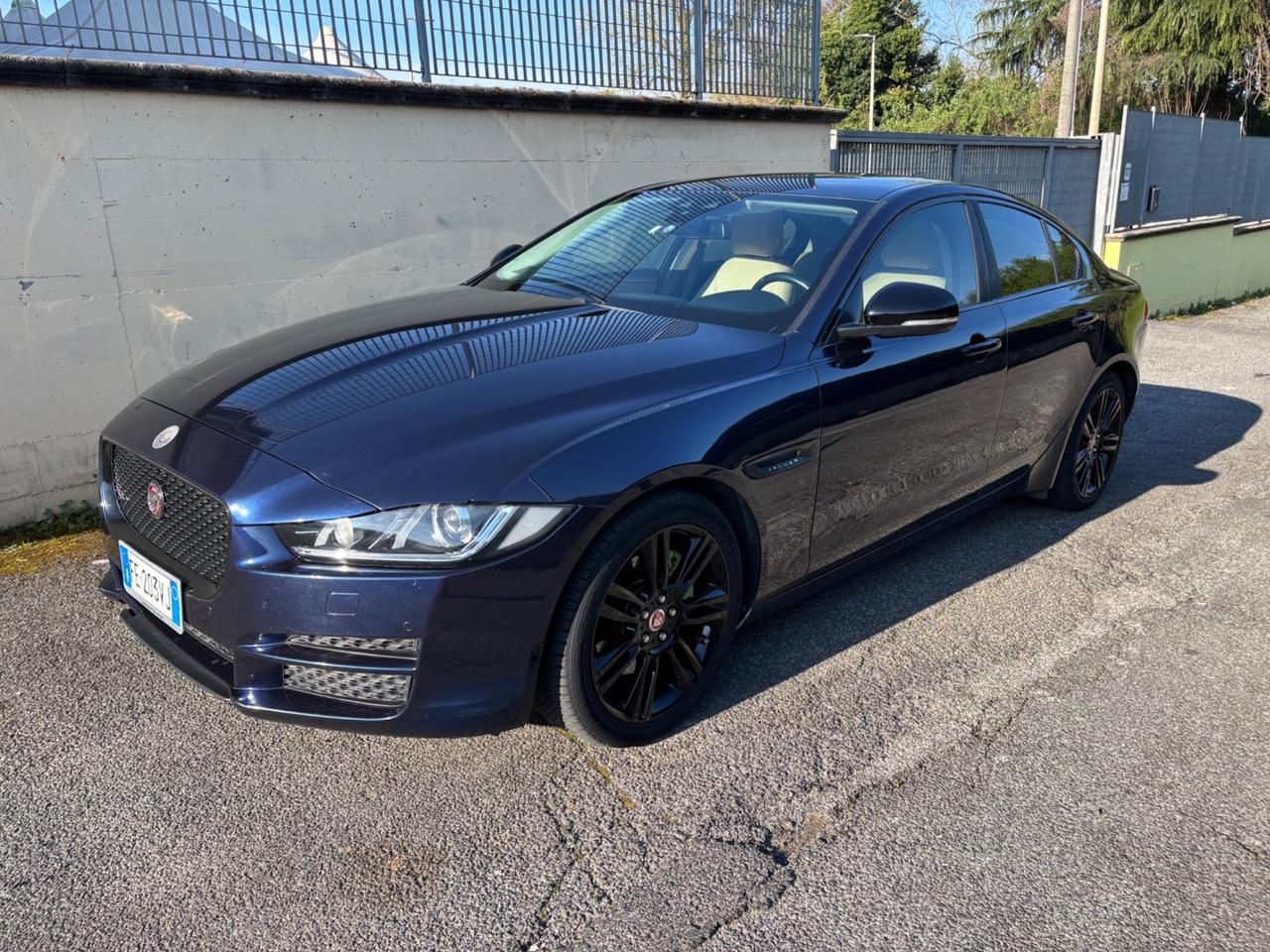 Jaguar XE 2.0 D 163 CV Prestige perfetta in tutto