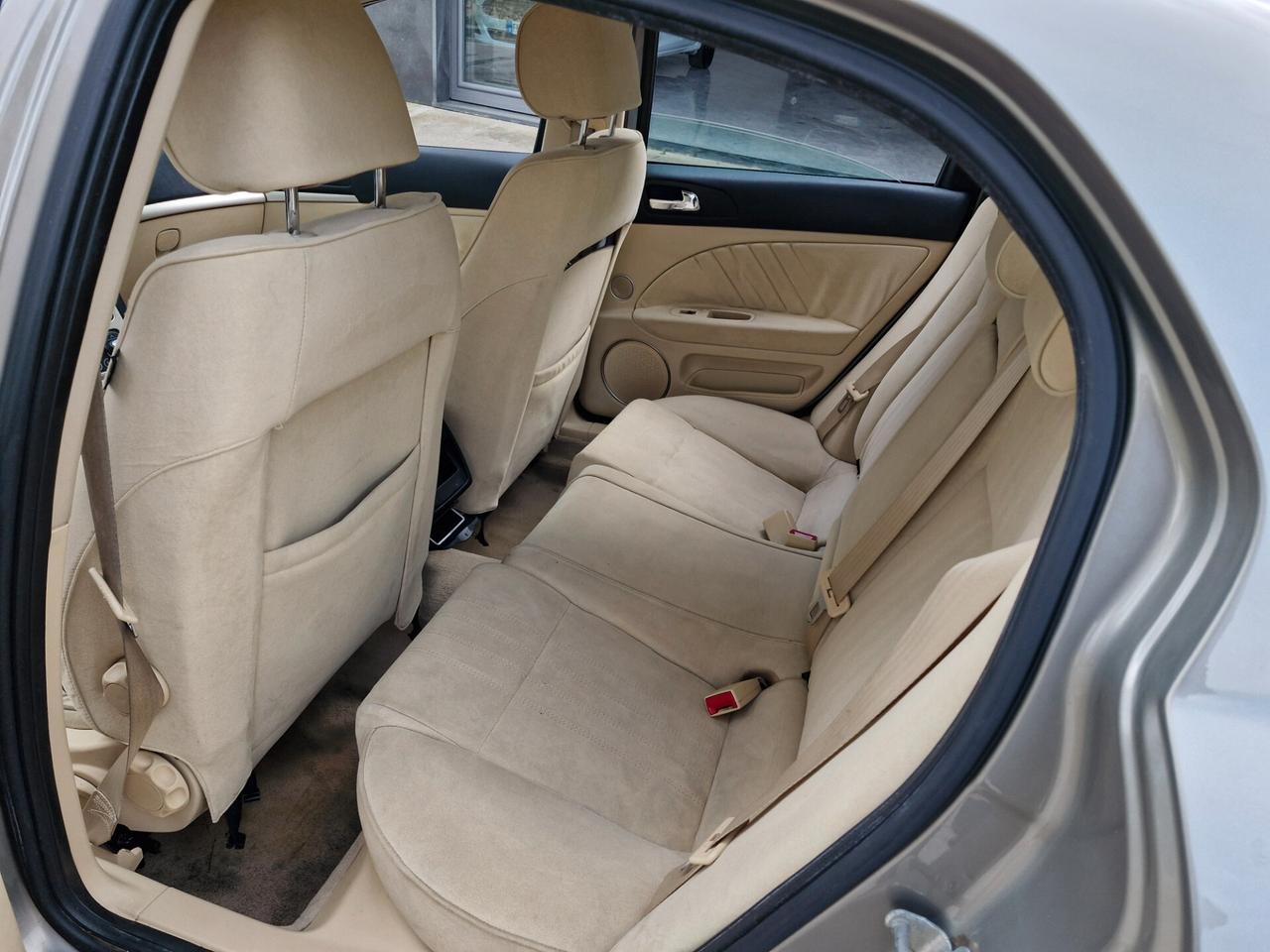 Alfa Romeo 159 1.9 JTDm Progression