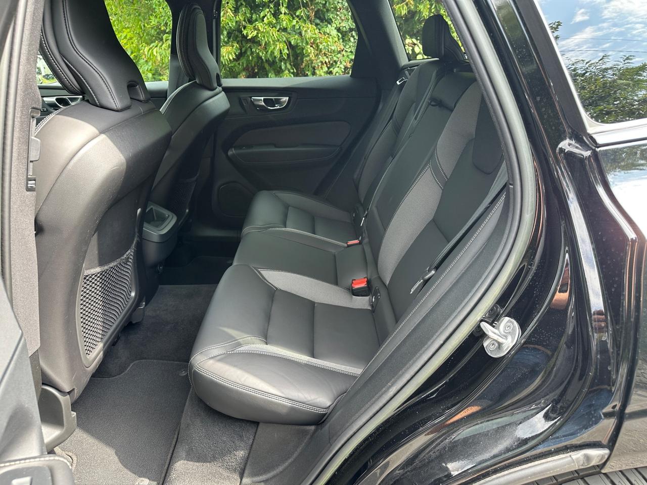Volvo XC 60 B5 (d) AWD Ultimate Dark - 2023