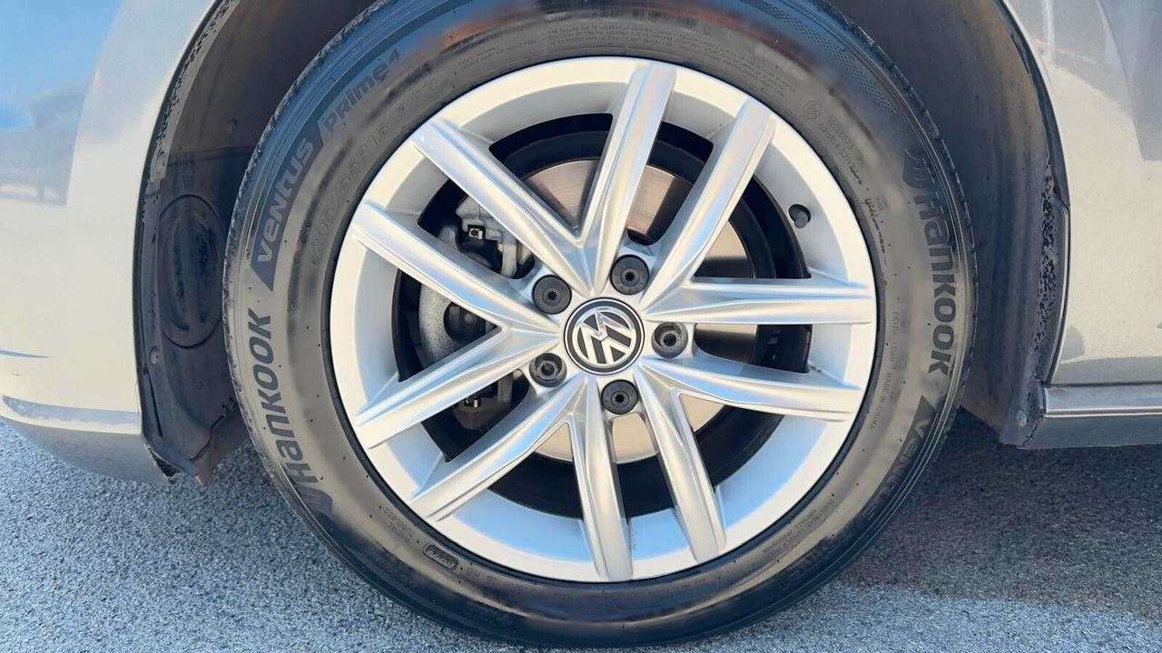 Volkswagen Golf 2.0 TDI 150 CV DSG SCR Style *PRONTA CONSEGNA* PROMO* FARI FULL LED*R17*