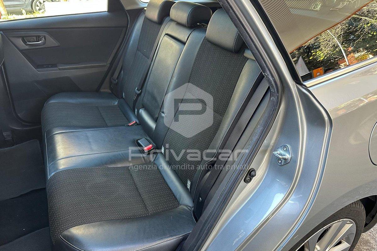 TOYOTA Auris Touring Sports 1.8 Hybrid Lounge